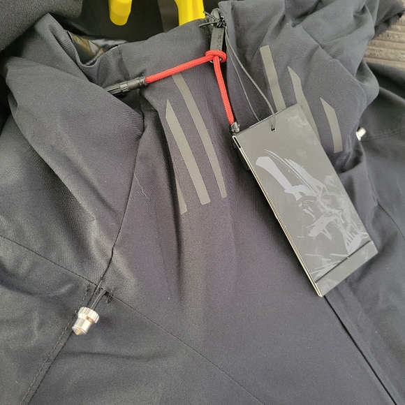 Columbia Black Performance Jacket with Water-Resistant Shell and High Collar - Picture 10 of 10